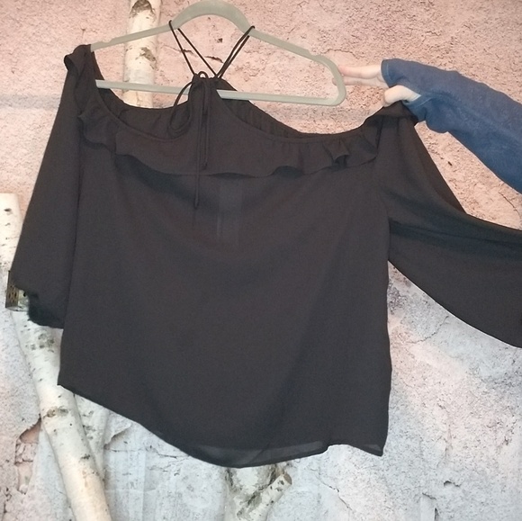 BB Dakota Cold drop shoulder top with ruffle 3/4 sleeve - Picture 3 of 6